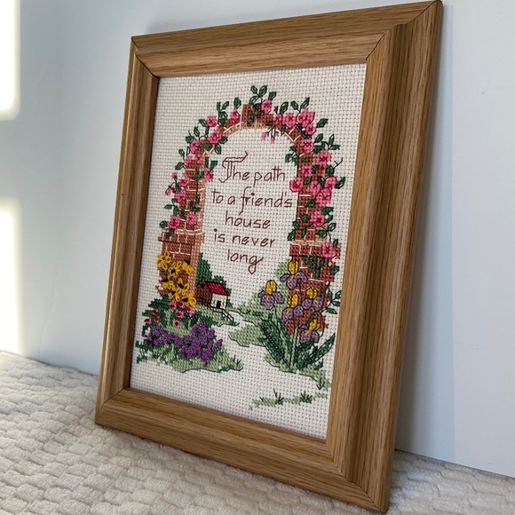 Needlepoint Embroidery Handmade Framed Floral Country Scene - Picture 2 of 10
